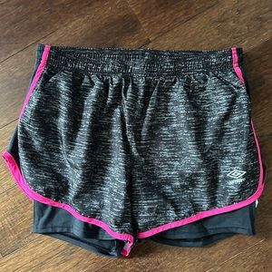 UMBRO LINED BLACK,GRAY W HOT PINK TRIM SPORTS SHORTS SIZE MEDIUM